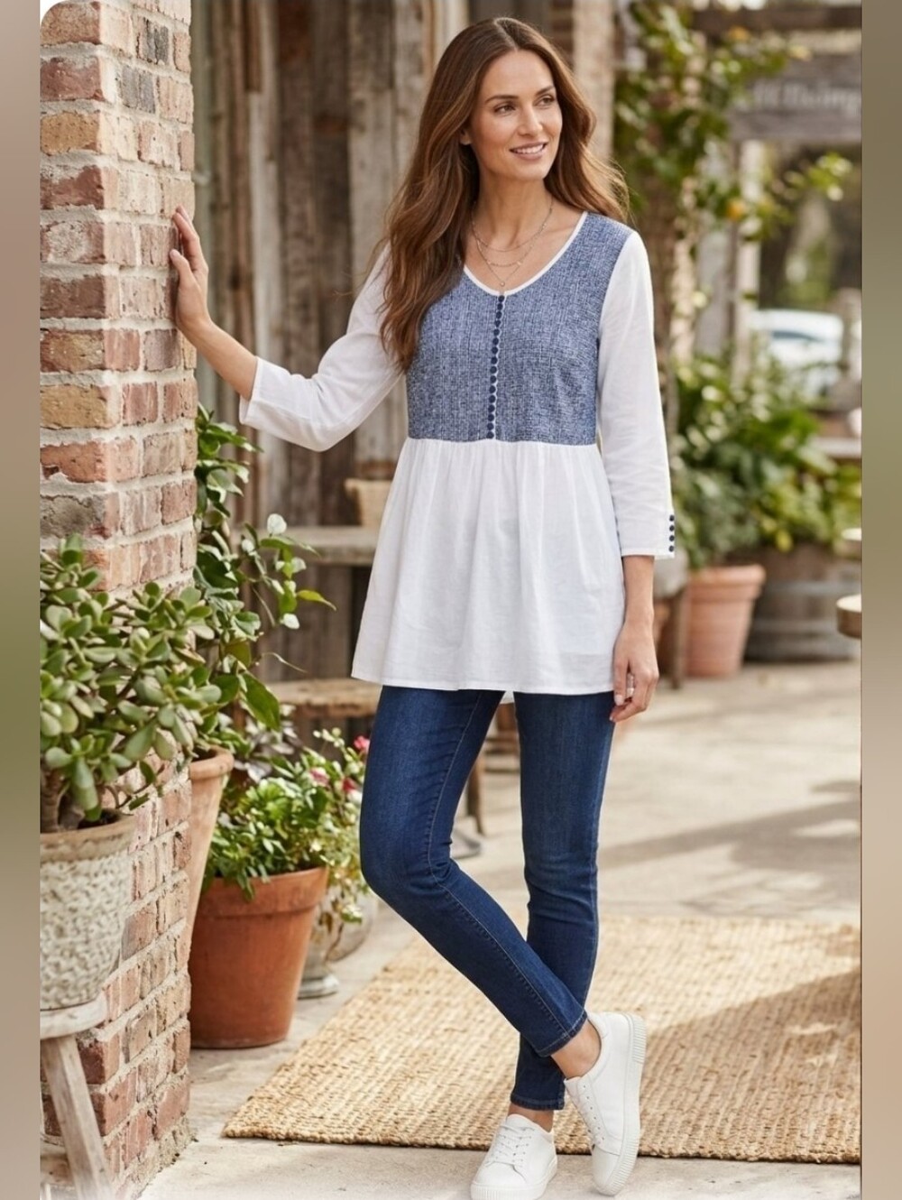 Airy Women’s Navy and White Cotton Two-Tone Tunic Top With Accent Buttons -M